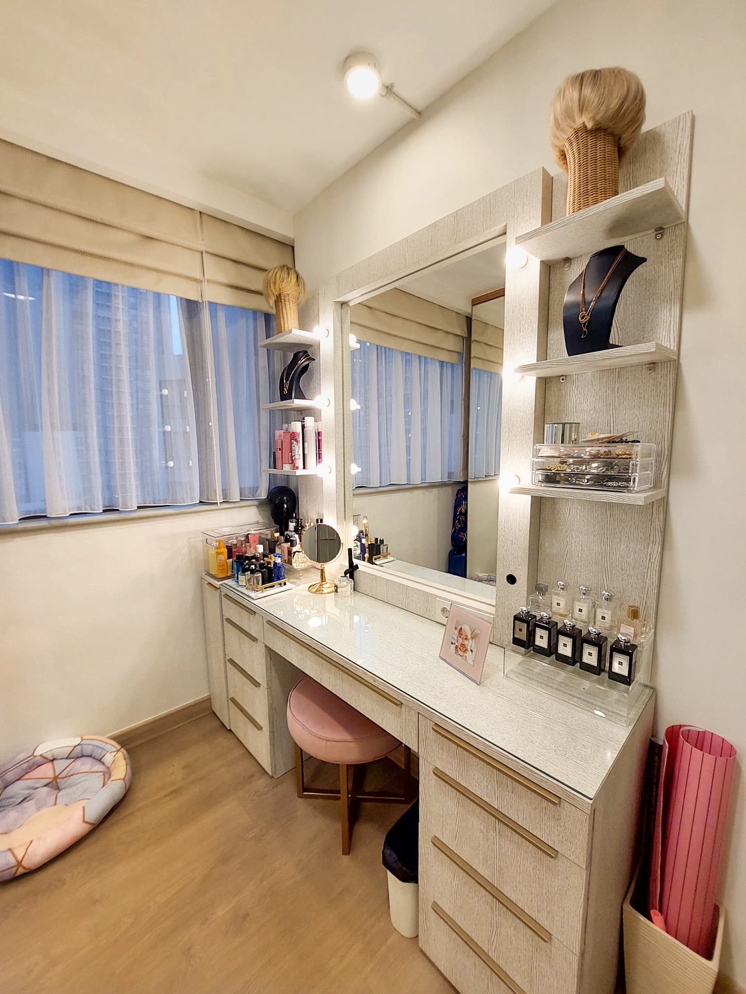 Vanity & kamar mandi tertata 3