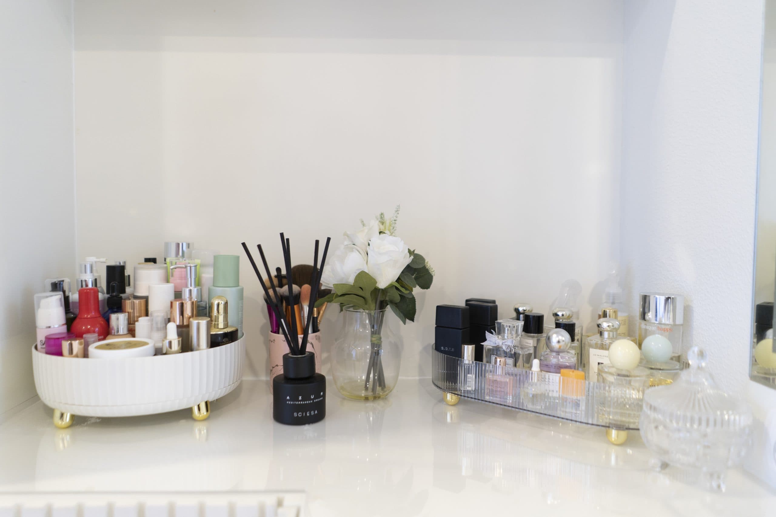 Vanity & kamar mandi tertata 6
