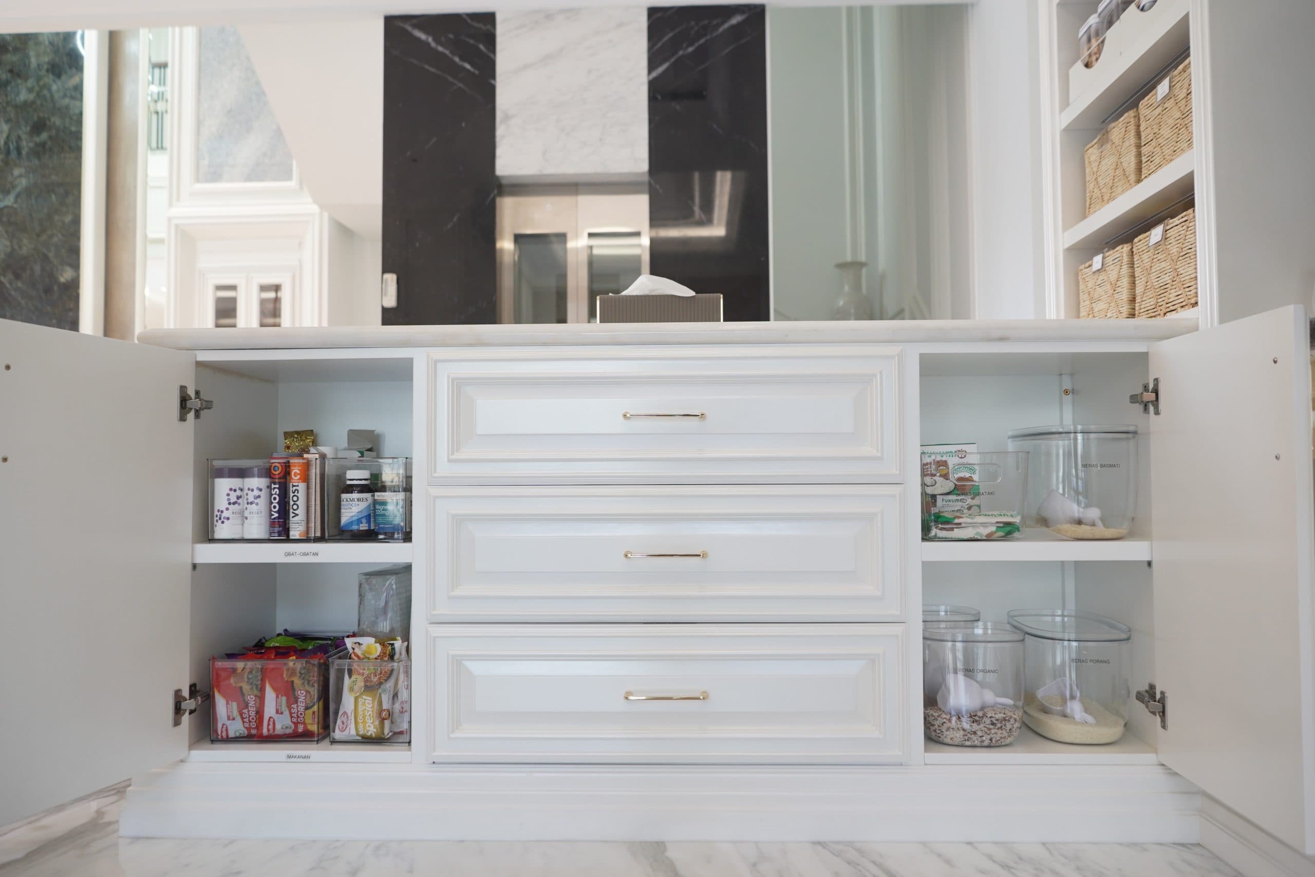 Dapur & pantry tertata 9